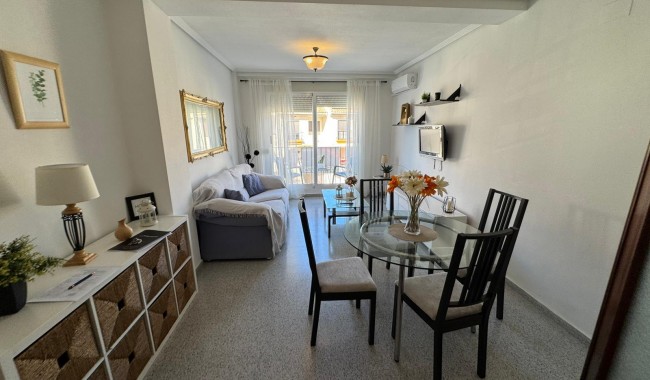 Segunda mano - Apartamento - San Miguel de Salinas