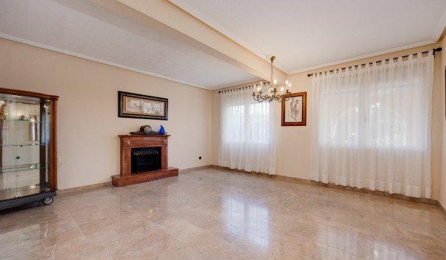 Begagnad - Villa - Torrevieja - El Chaparral