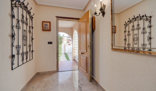 Begagnad - Villa - Torrevieja - El Chaparral