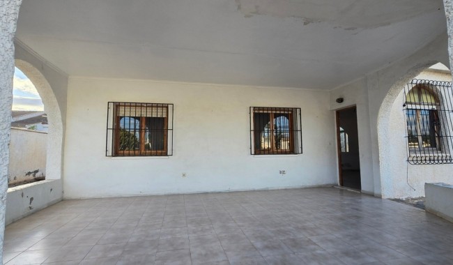 Resale - Villa - Torrevieja - El Chaparal