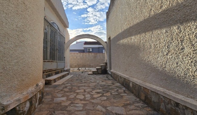 Resale - Villa - Torrevieja - El Chaparal