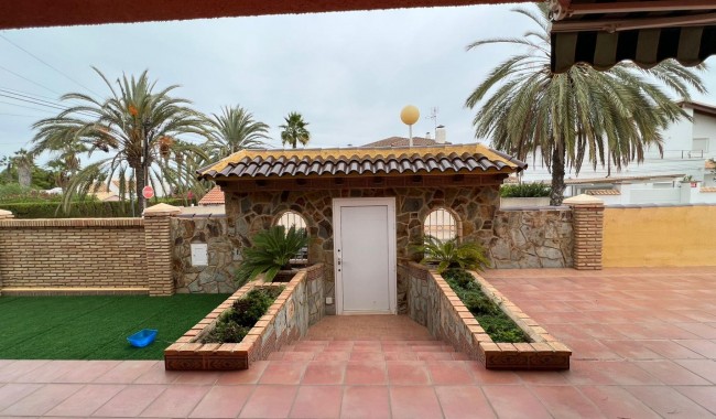 Resale - Villa - Orihuela Costa - Cabo Roig