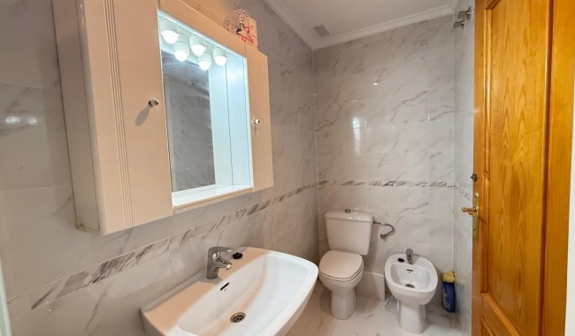 Resale - Apartment - Torrevieja - Playa del cura
