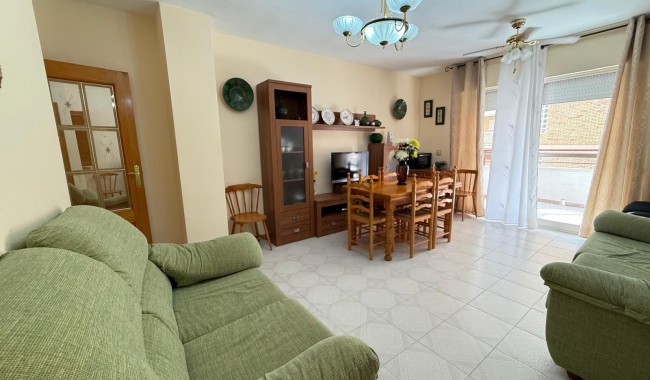 Resale - Apartment - Torrevieja - Playa del cura