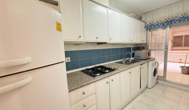 Resale - Apartment - Torrevieja - Playa del cura