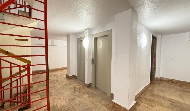 Resale - Apartment - Torrevieja - Playa del cura