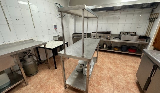 Segunda mano - Local comercial - Torrevieja