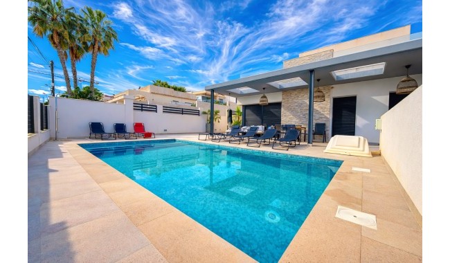 Villa - Begagnad - Torrevieja - Los Balcones