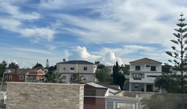 Resale - Villa - Torrevieja - Los Balcones