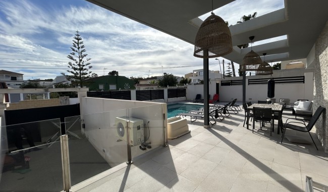 Resale - Villa - Torrevieja - Los Balcones