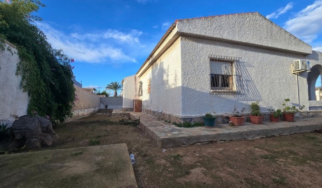 Begagnad - Villa - Torrevieja - El Chaparral