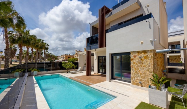 Begagnad - Villa - Orihuela - Lomas de Cabo Roig