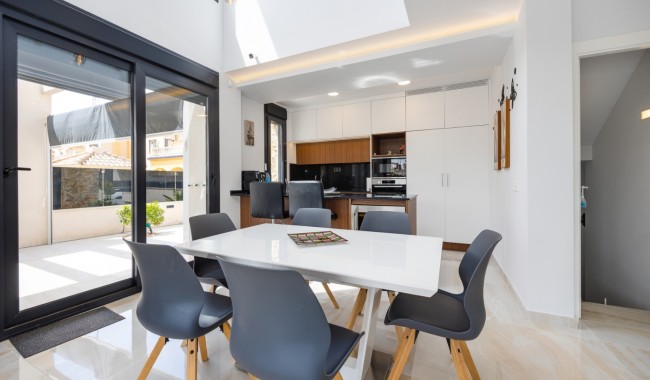 Begagnad - Villa - Orihuela - Lomas de Cabo Roig