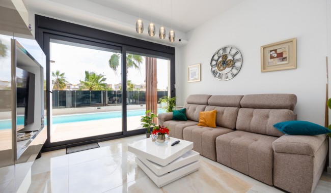 Begagnad - Villa - Orihuela - Lomas de Cabo Roig