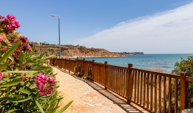Begagnad - Villa - Orihuela - Lomas de Cabo Roig
