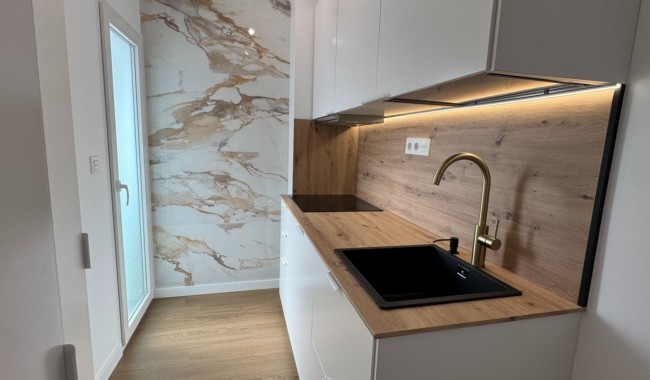 Resale - Apartment - Orihuela Costa - Punta Prima