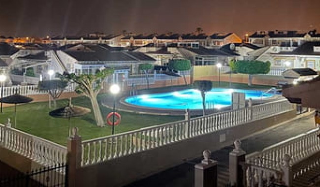 Begagnad - Bungalow - Orihuela Costa - Cabo Roig