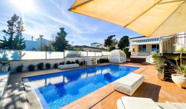 Begagnad - Villa - Torrevieja - La Mata