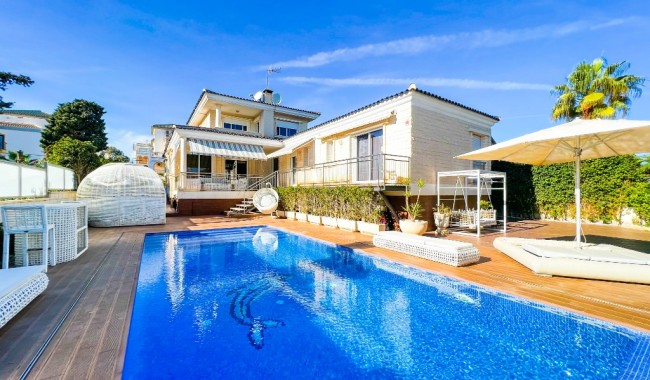 Begagnad - Villa - Torrevieja - La Mata