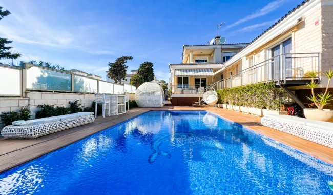 Begagnad - Villa - Torrevieja - La Mata