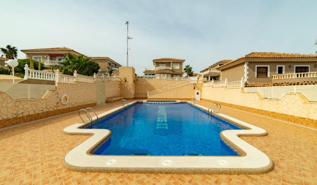 Begagnad - Villa - Torrevieja - Los Altos