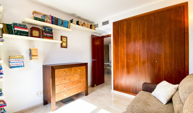 Resale - Apartment - Punta Prima