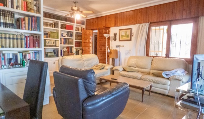 Resale - Villa - Orihuela Costa - Dehesa de Campoamor