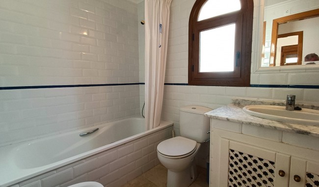 Resale - Villa - Algorfa