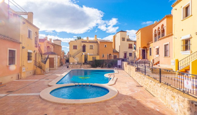 Resale - Villa - Algorfa