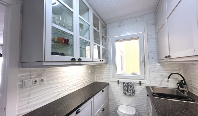 Resale - Apartment - Torrevieja - San Luis
