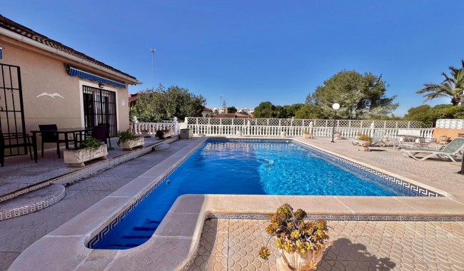 Villa - Resale - Orihuela - Los Balcones