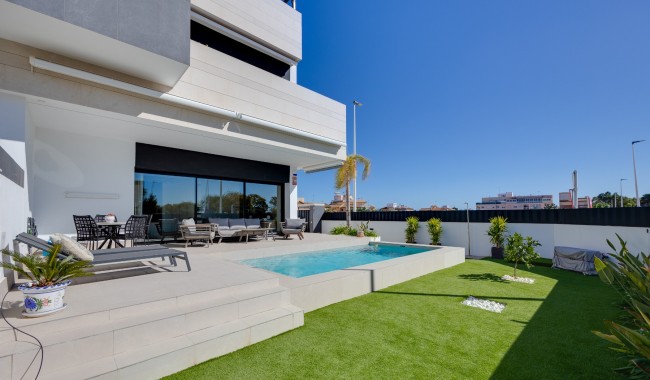Resale - Bungalow - Pilar de La Horadada