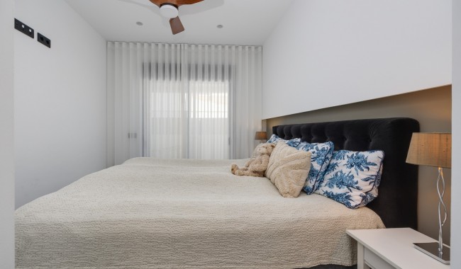 Resale - Bungalow - Pilar de La Horadada