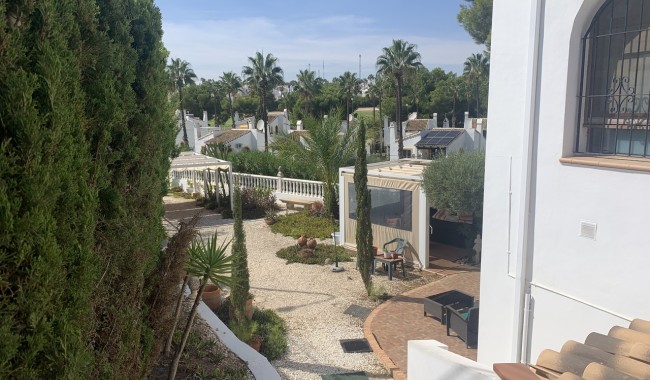 Resale - Villa - Villamartín