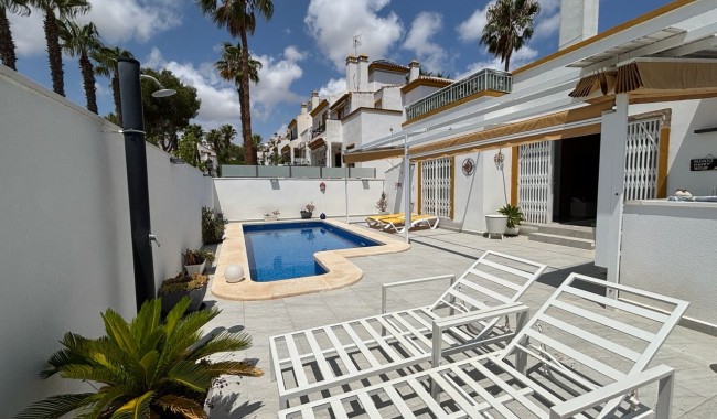 Segunda mano - Villa - Villamartín