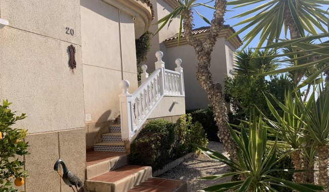 Resale - Villa - Villamartín