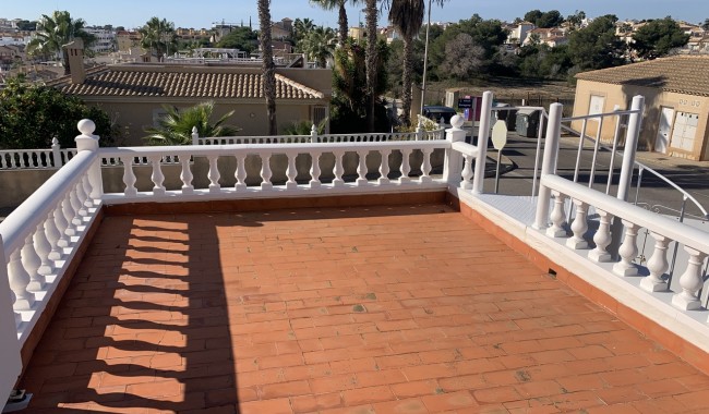 Resale - Villa - Villamartín