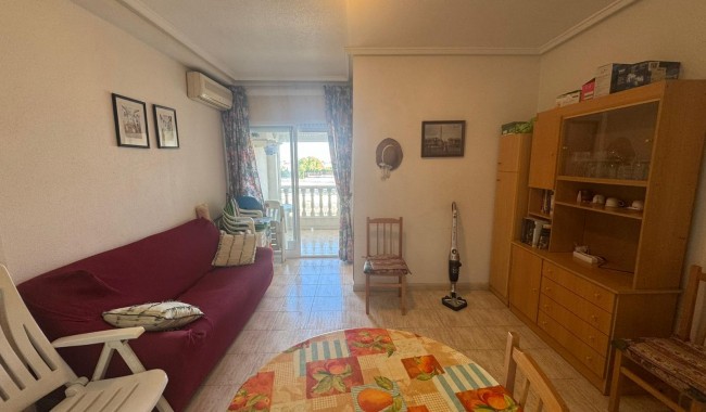 Resale - Apartment - Torrevieja - Playa de La Acequion