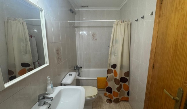 Resale - Apartment - Torrevieja - Playa de La Acequion