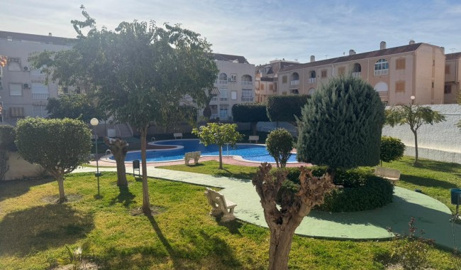 Resale - Apartment - Torrevieja - Playa de La Acequion