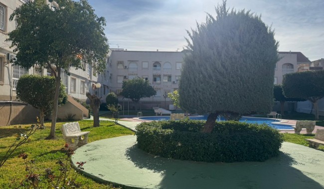 Resale - Apartment - Torrevieja - Playa de La Acequion