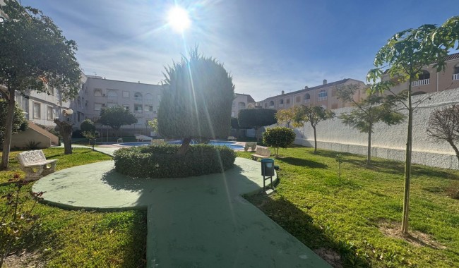 Resale - Apartment - Torrevieja - Playa de La Acequion