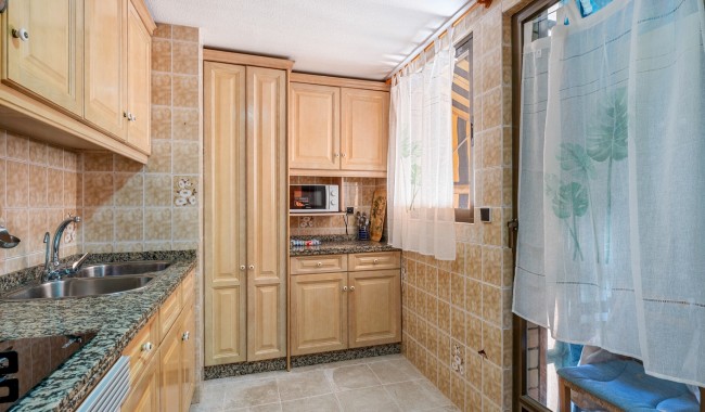 Segunda mano - Apartamento - Arenales del Sol - Segunda linea playa