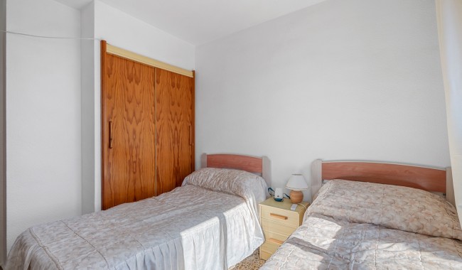 Segunda mano - Apartamento - Arenales del Sol - Segunda linea playa