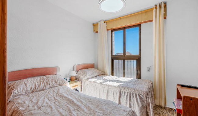Segunda mano - Apartamento - Arenales del Sol - Segunda linea playa