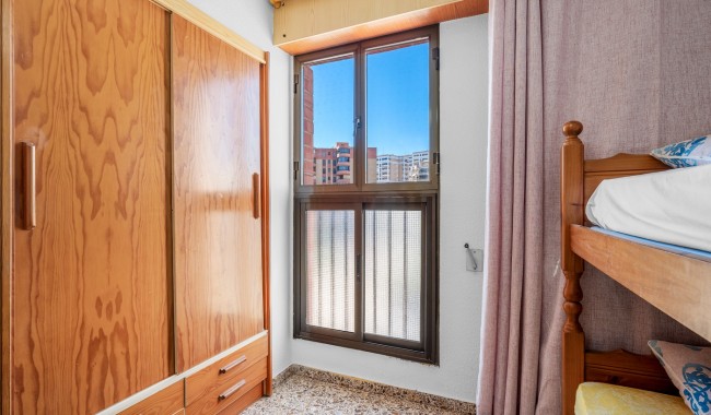 Segunda mano - Apartamento - Arenales del Sol - Segunda linea playa