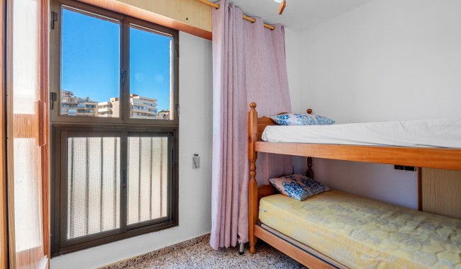 Segunda mano - Apartamento - Arenales del Sol - Segunda linea playa