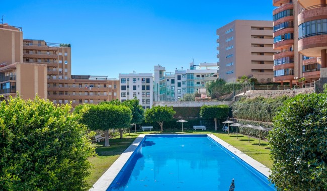 Segunda mano - Apartamento - Arenales del Sol - Segunda linea playa