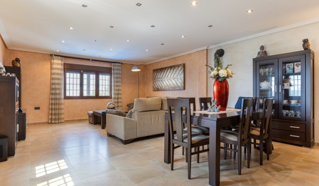 Brukt - Villa - Los Montesinos - La Herrada