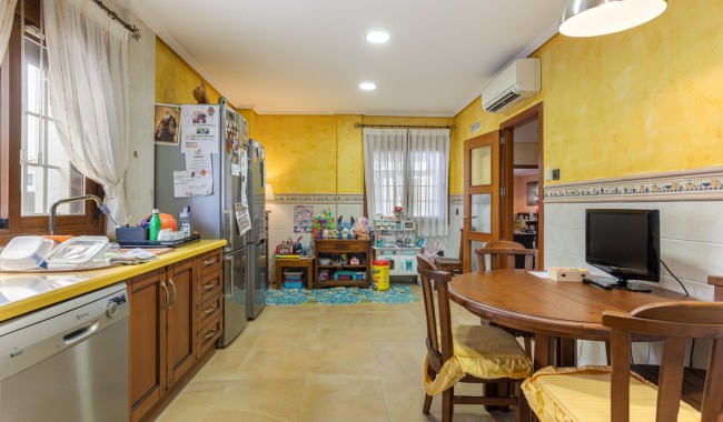 Brukt - Villa - Los Montesinos - La Herrada